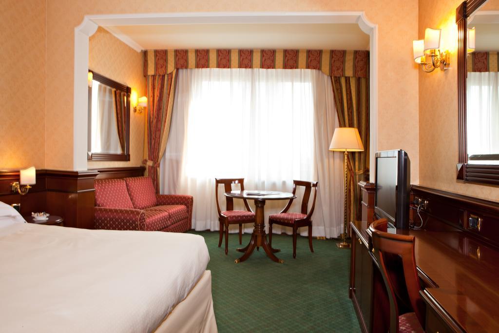Atahotel Executive Milan Bilik gambar