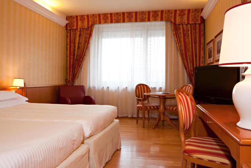 Atahotel Executive Milan Bilik gambar