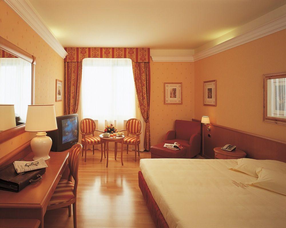 Atahotel Executive Milan Bilik gambar